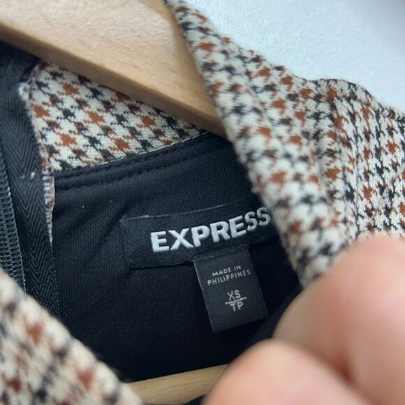 Express Houndstooth Mock Neck Belted Wide Leg Jumpsuit XS Brown Black Neutral - Picture 8 of 8